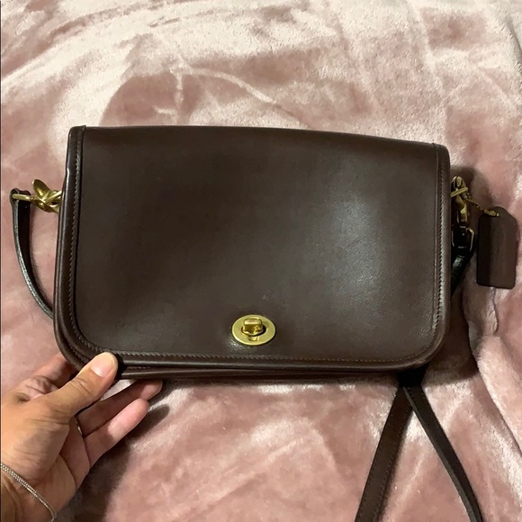 Coach Handbags - Vintage Coach Dinky 👜👝❤️